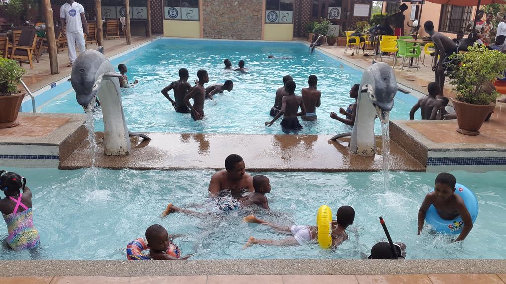 Sir Max Hotel Kumasi Exteriör bild