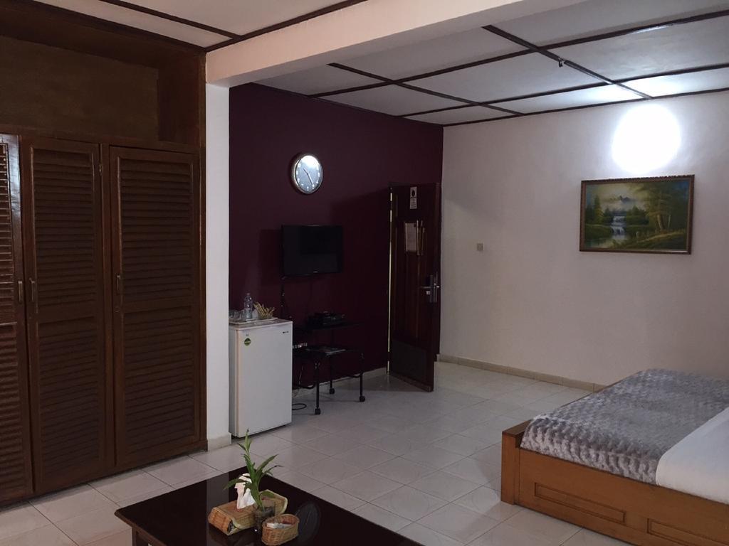 Sir Max Hotel Kumasi Rum bild